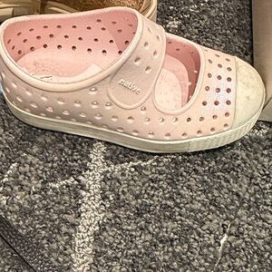 Native Kids Pink Perforated Sneakers